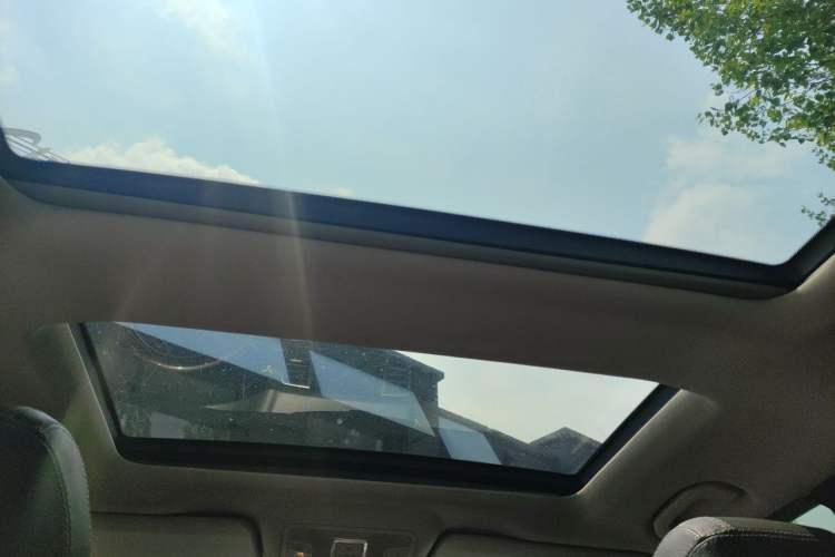 Used Mercedes-Benz M-Class 2012 ML 350 Luxury Edition Headliner