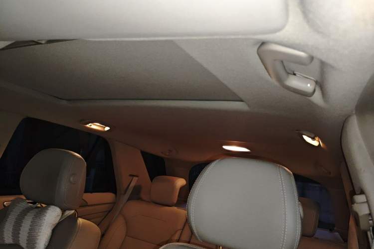 Used Mercedes-Benz M-Class 2012 ML 300 Headliner