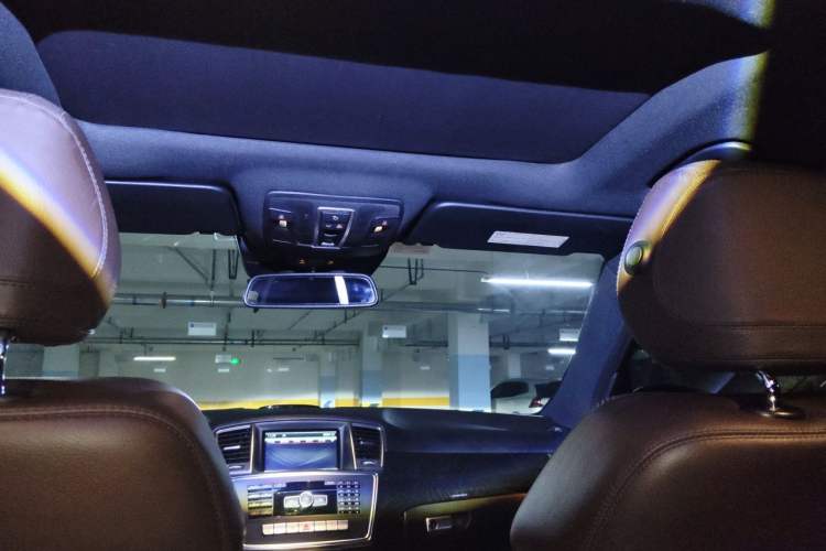 Used Mercedes-Benz M-Class 2012 ML 350 Luxury Edition Headliner