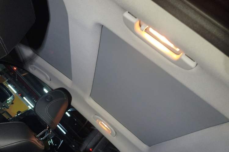 Used Mercedes-Benz M-Class 2012 ML 350 Luxury Edition Headliner