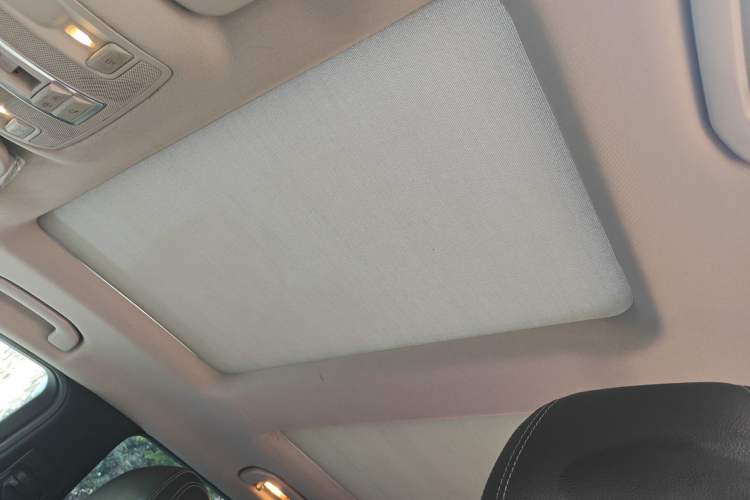 Used Mercedes-Benz M-Class 2012 ML 350 Sport Edition Headliner