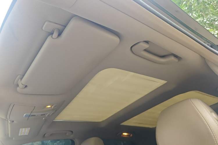 Used Mercedes-Benz M-Class 2012 ML 350 Luxury Edition Headliner