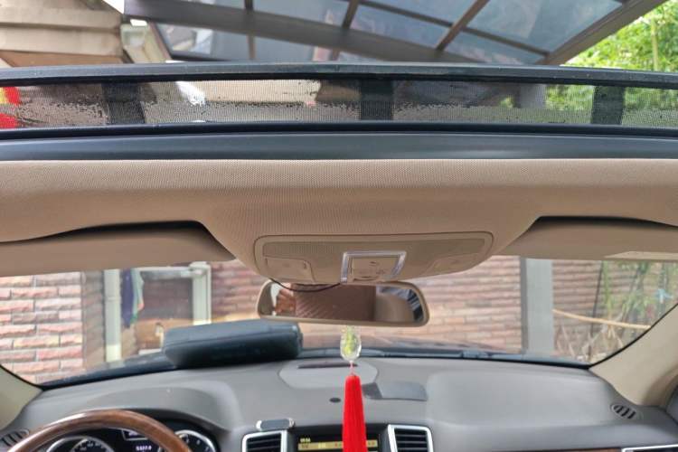 Used Mercedes-Benz M-Class 2012 ML 350 Luxury Edition Headliner