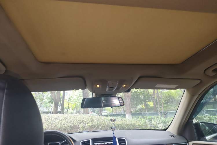 Used Mercedes-Benz M-Class 2012 ML 350 Sport Edition Headliner