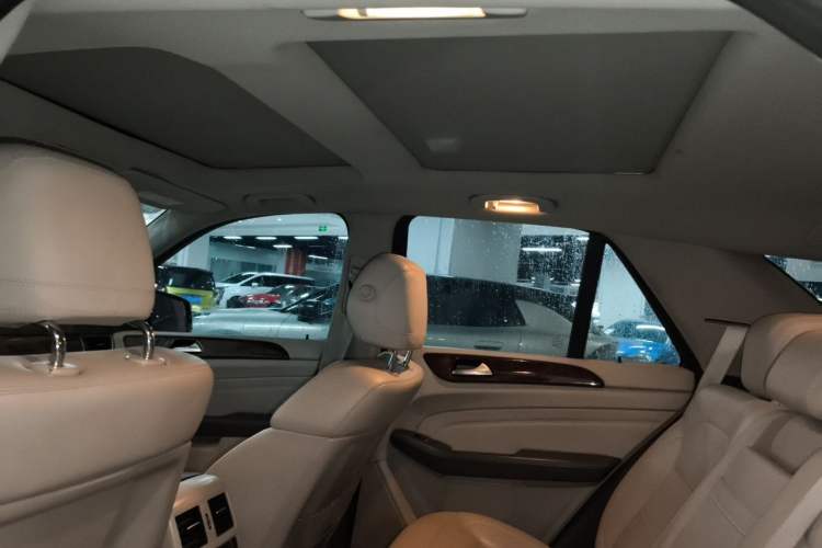 Used Mercedes-Benz M-Class 2012 ML 350 Sport Edition Headliner