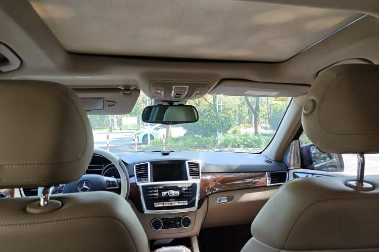 Used Mercedes-Benz M-Class 2012 ML 350 Sport Edition Headliner