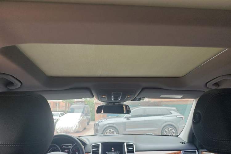 Used Mercedes-Benz M-Class 2012 ML 350 Sport Edition Headliner