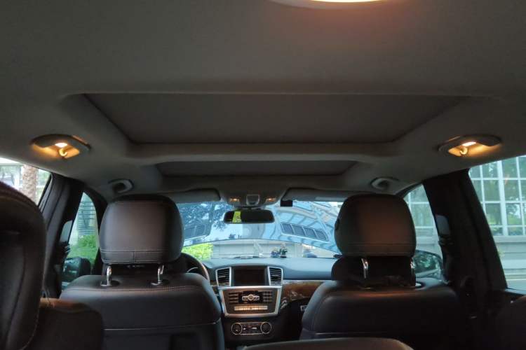 Used Mercedes-Benz M-Class 2012 ML 350 Sport Edition Headliner
