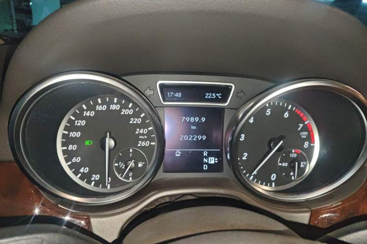 Used Mercedes-Benz M-Class 2012 ML 350 Luxury Edition Instrument Cluster