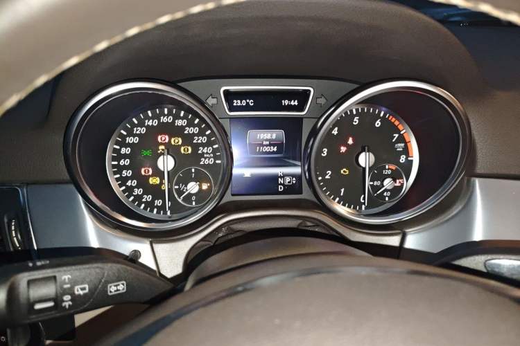 Used Mercedes-Benz M-Class 2012 ML 300 Instrument Cluster