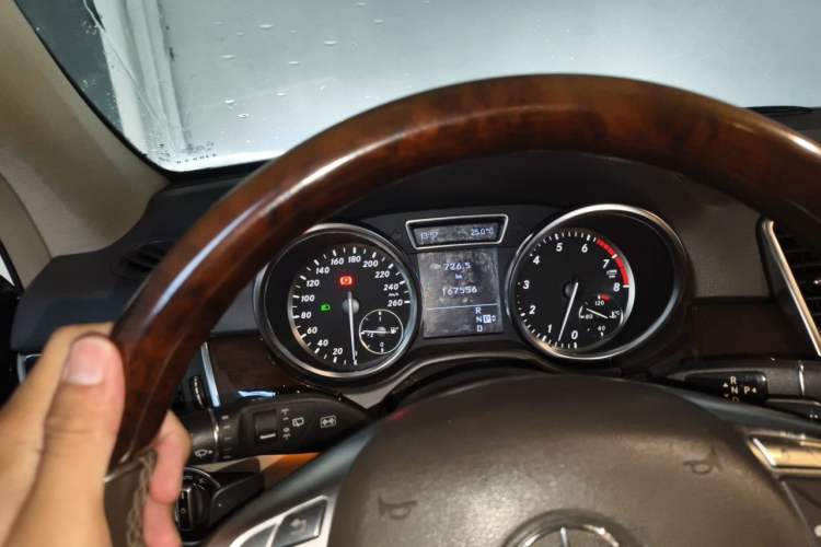 Used Mercedes-Benz M-Class 2012 ML 350 Luxury Edition Instrument Cluster