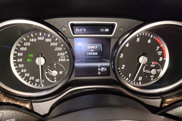 Used Mercedes-Benz M-Class 2012 ML 350 Luxury Edition Instrument Cluster