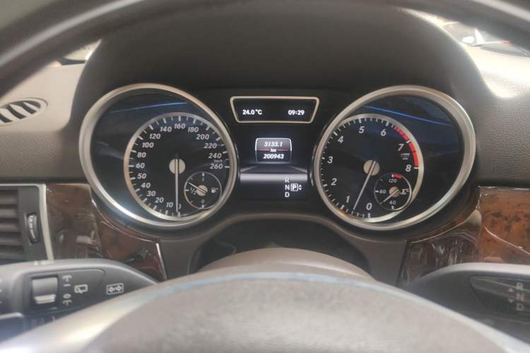 Used Mercedes-Benz M-Class 2012 ML 350 Luxury Edition Instrument Cluster