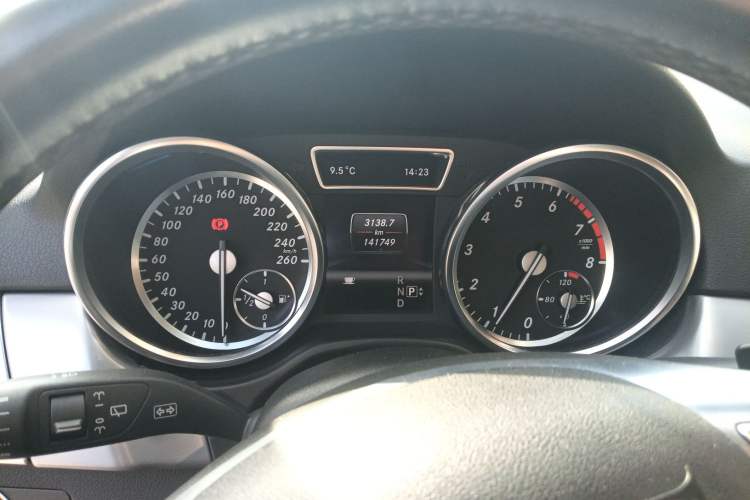 Used Mercedes-Benz M-Class 2012 ML 300 Instrument Cluster