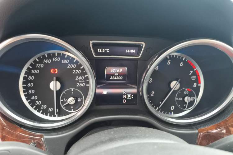 Used Mercedes-Benz M-Class 2012 ML 350 Luxury Edition Instrument Cluster