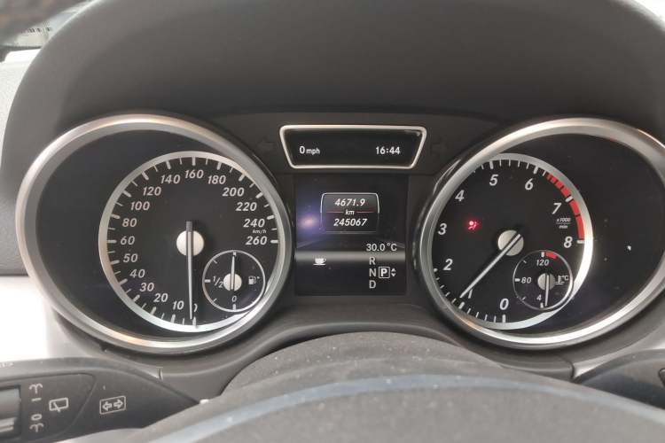 Used Mercedes-Benz M-Class 2012 ML 300 Instrument Cluster