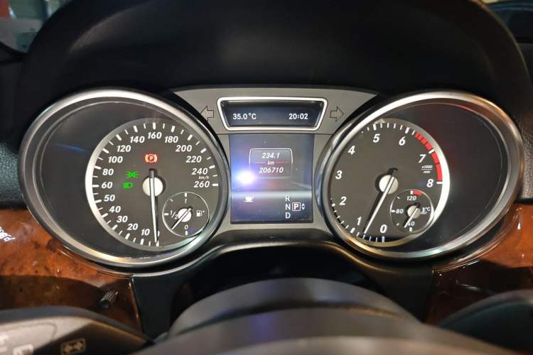 Used Mercedes-Benz M-Class 2012 ML 350 Luxury Edition Instrument Cluster
