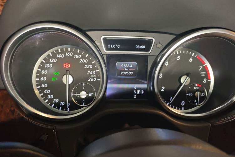 Used Mercedes-Benz M-Class 2012 ML 350 Luxury Edition Instrument Cluster
