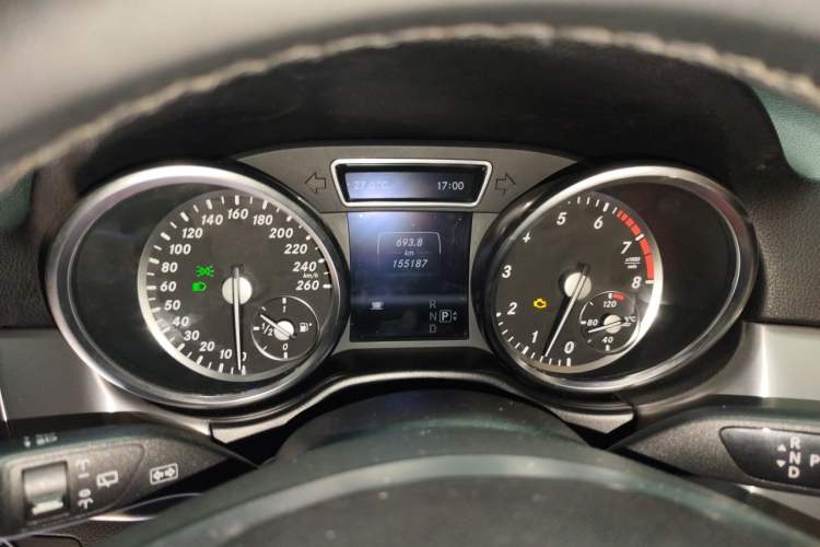 Used Mercedes-Benz M-Class  Instrument Cluster
