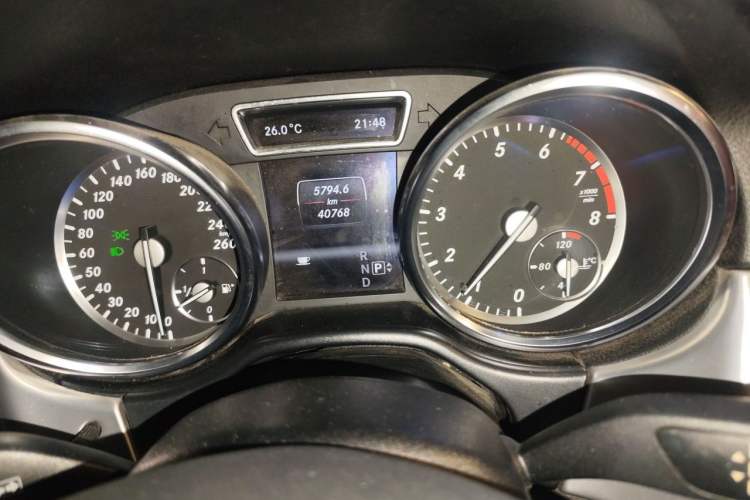 Used Mercedes-Benz M-Class 2012 ML 300 Instrument Cluster