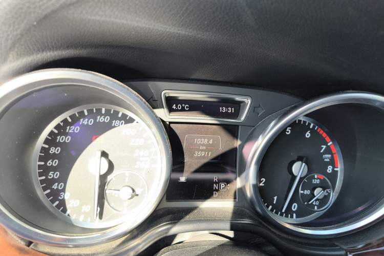 Used Mercedes-Benz M-Class 2012 ML 350 Luxury Edition Instrument Cluster
