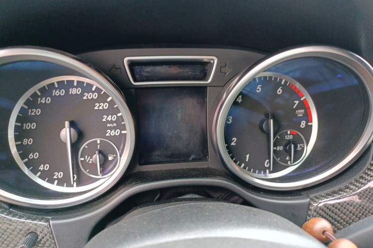 Used Mercedes-Benz M-Class 2012 ML 350 Luxury Edition Instrument Cluster