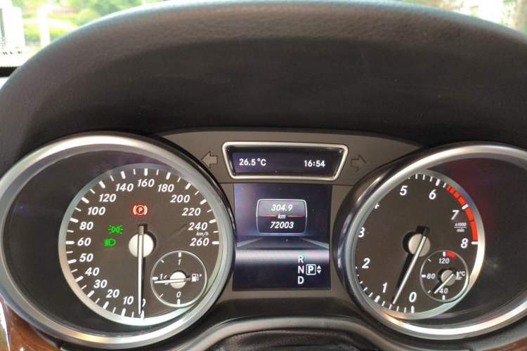 Used Mercedes-Benz M-Class 2012 ML 350 Sport Edition Instrument Cluster