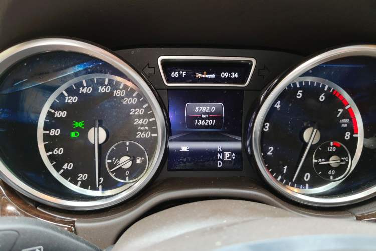 Used Mercedes-Benz M-Class 2012 ML 350 Luxury Edition Instrument Cluster