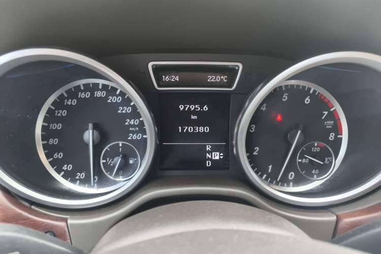 Used Mercedes-Benz M-Class  Instrument Cluster