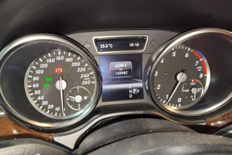 Used Mercedes-Benz M-Class 2012 ML 350 Sport Edition Instrument Cluster