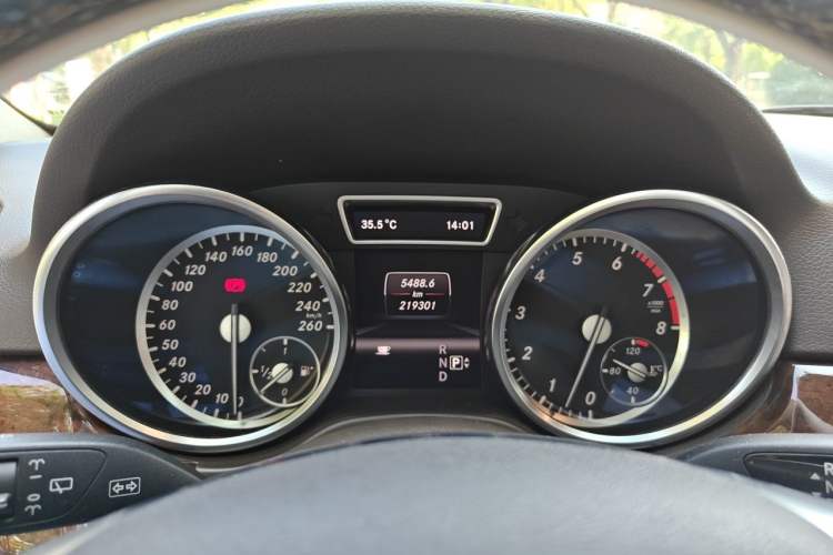 Used Mercedes-Benz M-Class 2012 ML 350 Sport Edition Instrument Cluster