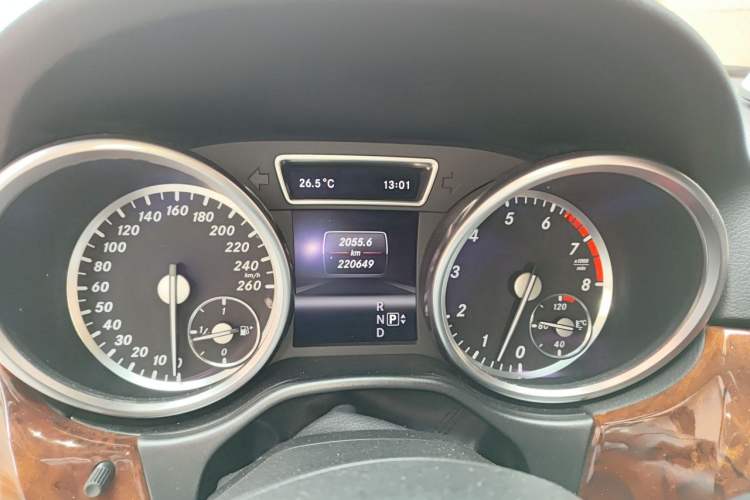 Used Mercedes-Benz M-Class 2012 ML 350 Luxury Edition Instrument Cluster