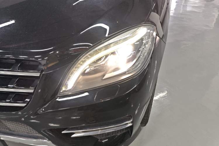 Used Mercedes-Benz M-Class 2012 ML 300 Left Front Headlight