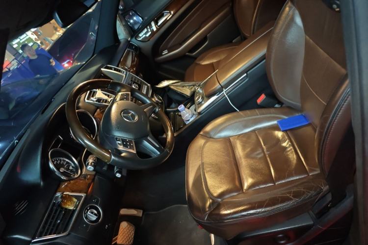 Used Mercedes-Benz M-Class 2012 ML 350 Luxury Edition Left Front Seat