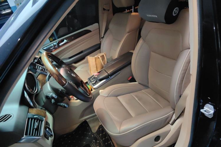 Used Mercedes-Benz M-Class 2012 ML 350 Luxury Edition Left Front Seat
