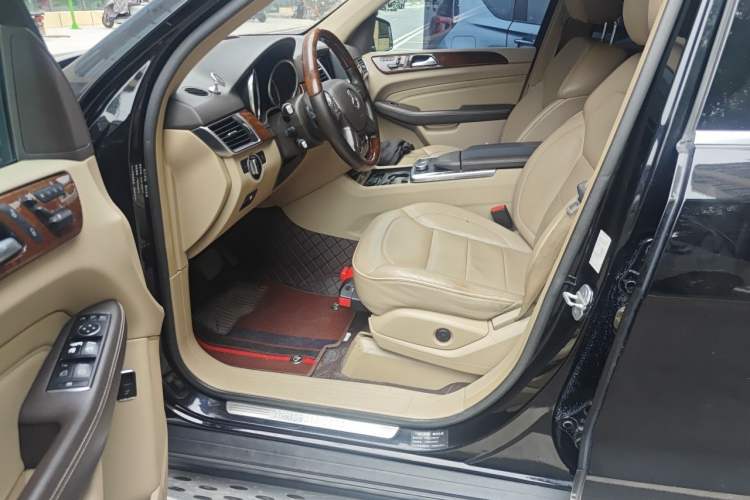 Used Mercedes-Benz M-Class 2012 ML 350 Luxury Edition Left Front Seat