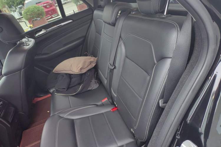 Used Mercedes-Benz M-Class  Left Rear Seat