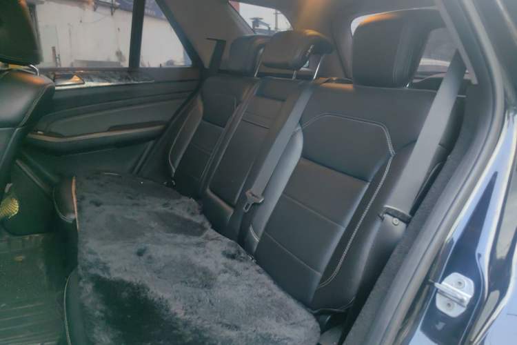 Used Mercedes-Benz M-Class 2012 ML 350 Sport Edition Left Rear Seat