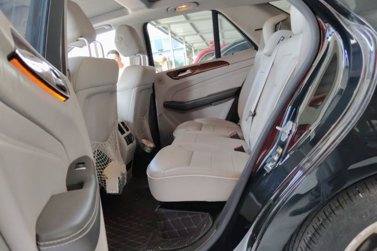 Used Mercedes-Benz M-Class 2012 ML 350 Luxury Edition Left Rear Seat