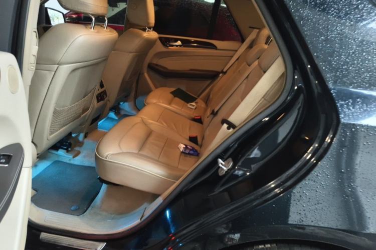 Used Mercedes-Benz M-Class 2012 ML 350 Luxury Edition Left Rear Seat