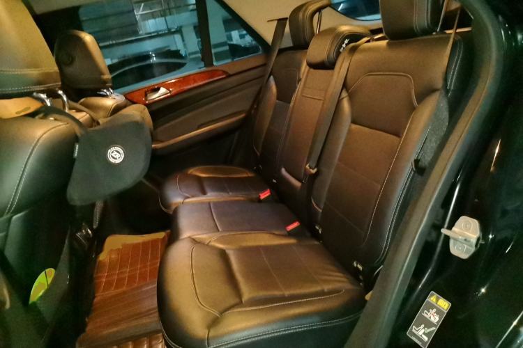 Used Mercedes-Benz M-Class 2012 ML 350 Sport Edition Left Rear Seat