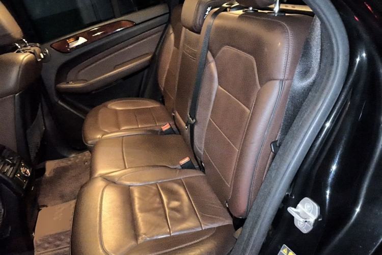 Used Mercedes-Benz M-Class 2012 ML 350 Luxury Edition Left Rear Seat