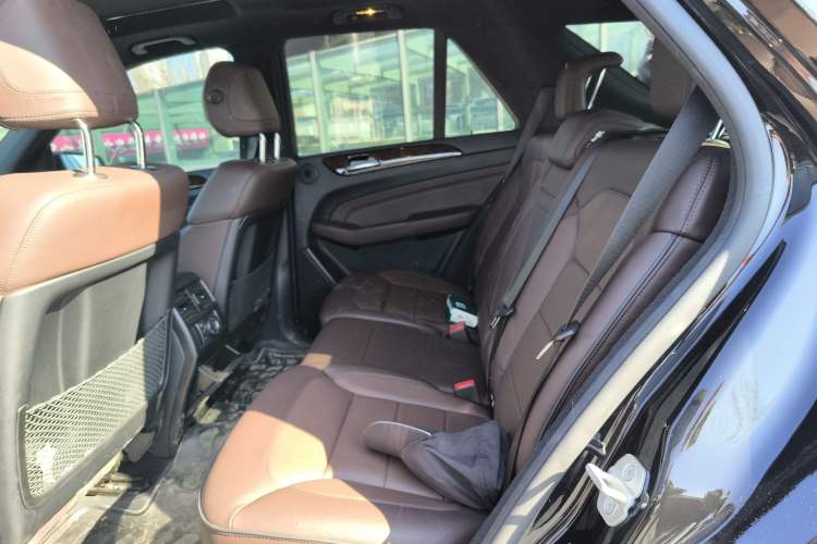 Used Mercedes-Benz M-Class 2012 ML 350 Luxury Edition Left Rear Seat