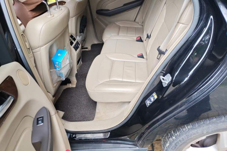 Used Mercedes-Benz M-Class 2012 ML 350 Luxury Edition Left Rear Seat