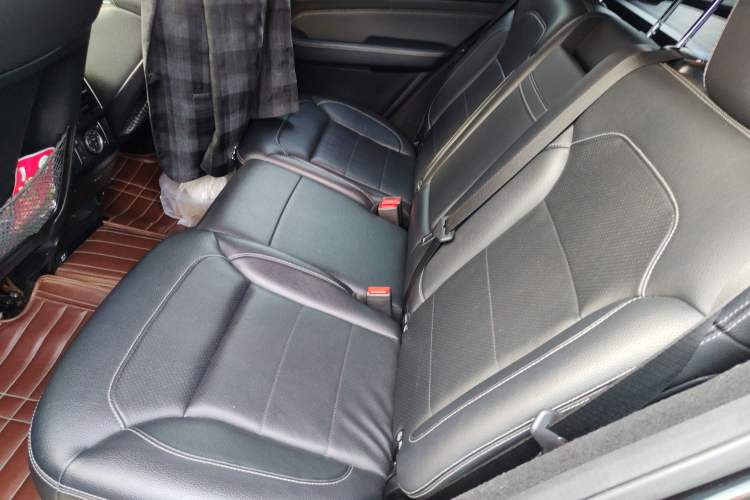 Used Mercedes-Benz M-Class 2012 ML 350 Sport Edition Left Rear Seat