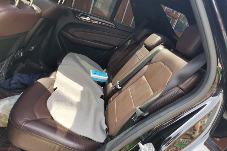 Used Mercedes-Benz M-Class 2012 ML 350 Luxury Edition Left Rear Seat