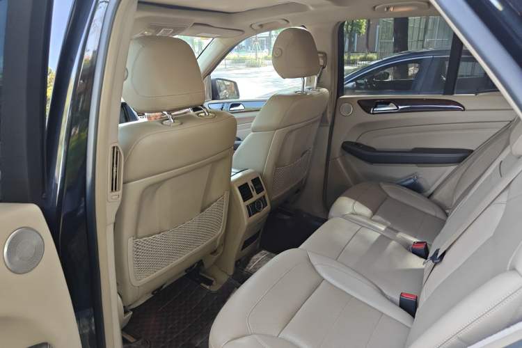 Used Mercedes-Benz M-Class 2012 ML 350 Sport Edition Left Rear Seat