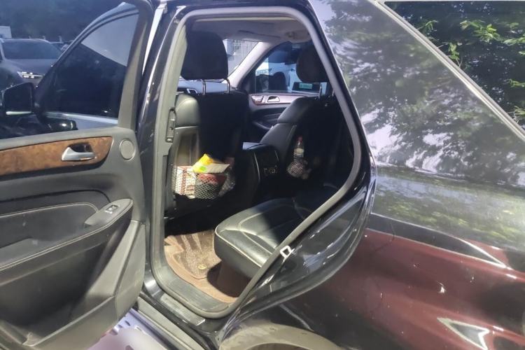 Used Mercedes-Benz M-Class 2012 ML 350 Luxury Edition Left Rear Seat