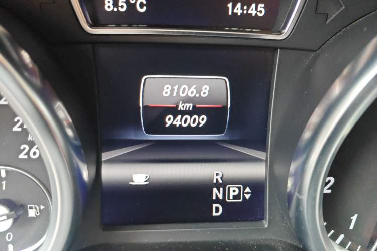 Used Mercedes-Benz M-Class 2012 ML 350 Luxury Edition Odometer Close Up