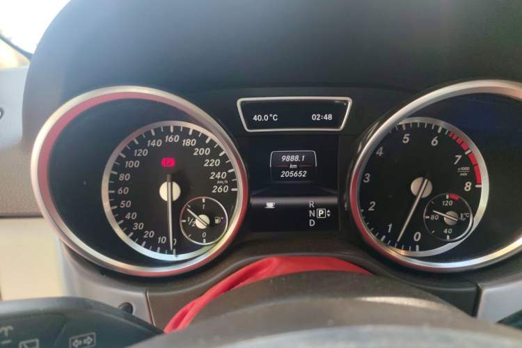 Used Mercedes-Benz M-Class 2012 ML 300 Odometer Close Up